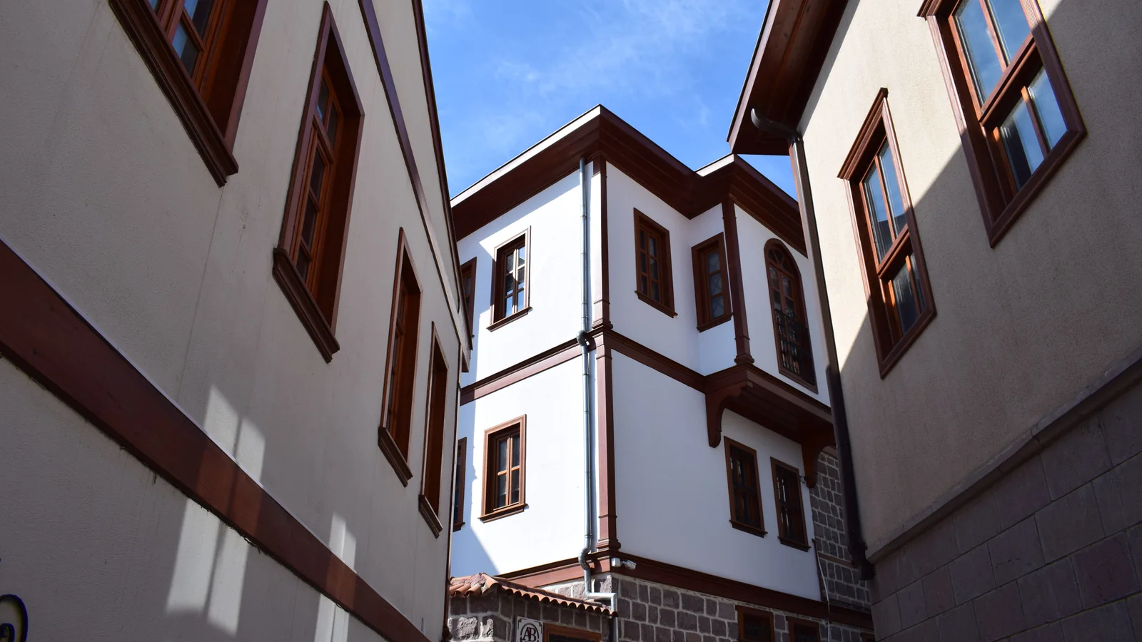 Ankara Hamamönü tarihî evleri ve sokak dokusu