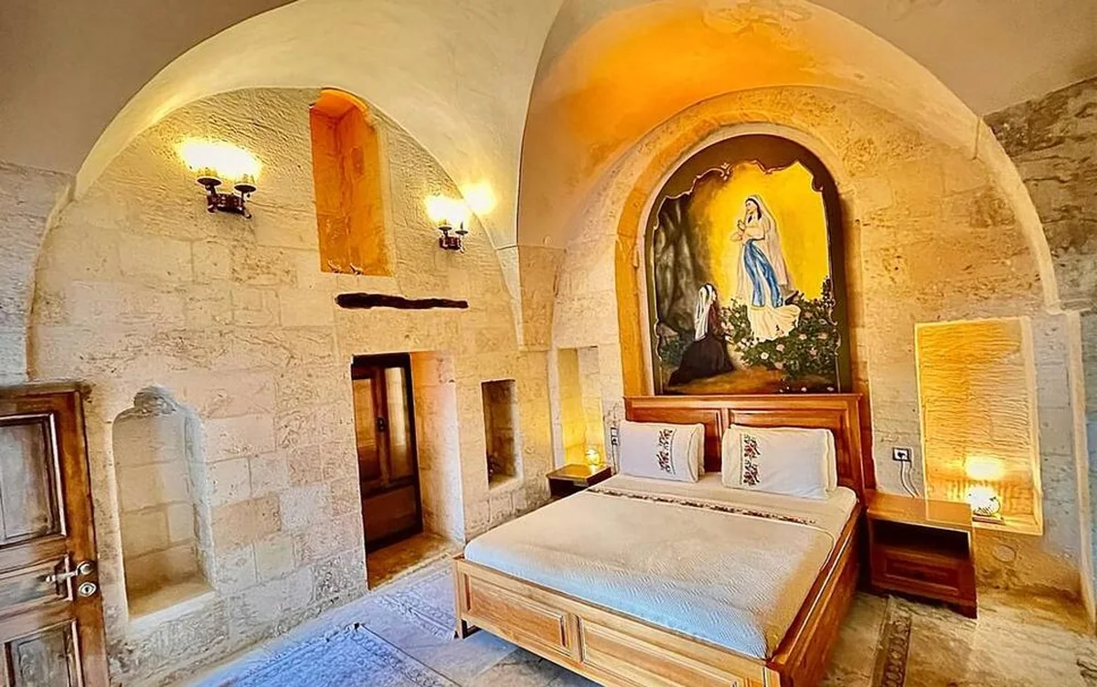 Taş kemerli tarihî Şanlıurfa butik otel odası