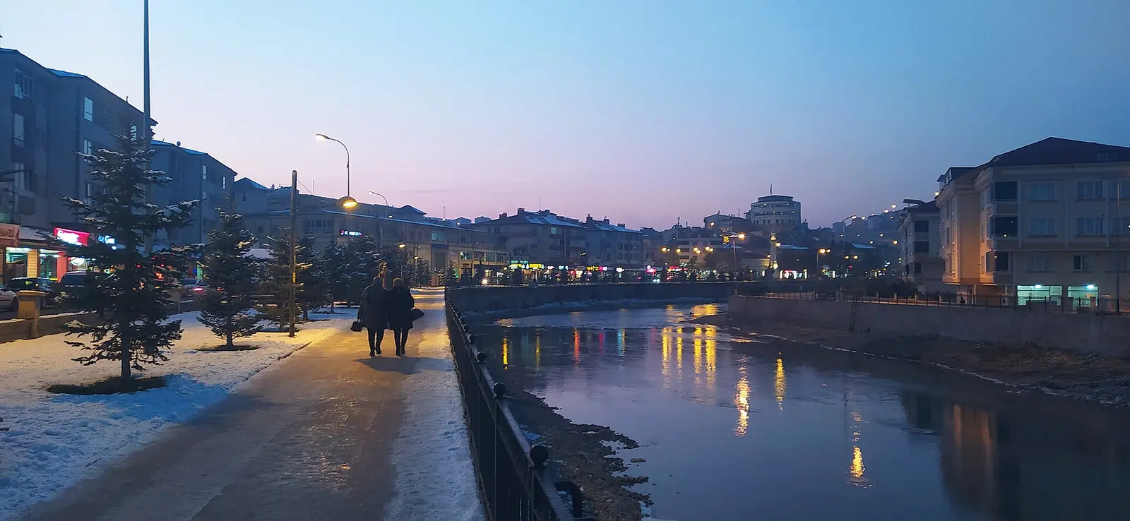 Bayburt Şehir Merkezi, Saat Kulesi ve Çoruh Kıyısı
