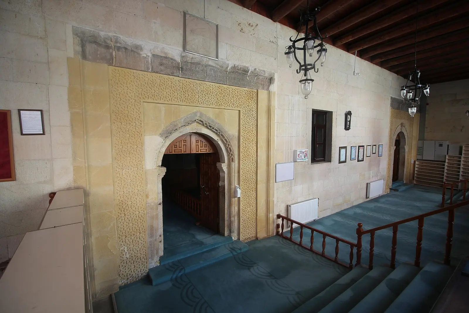 Bayburt Ulu Cami, Taşhan ve Tarihî Çarşı