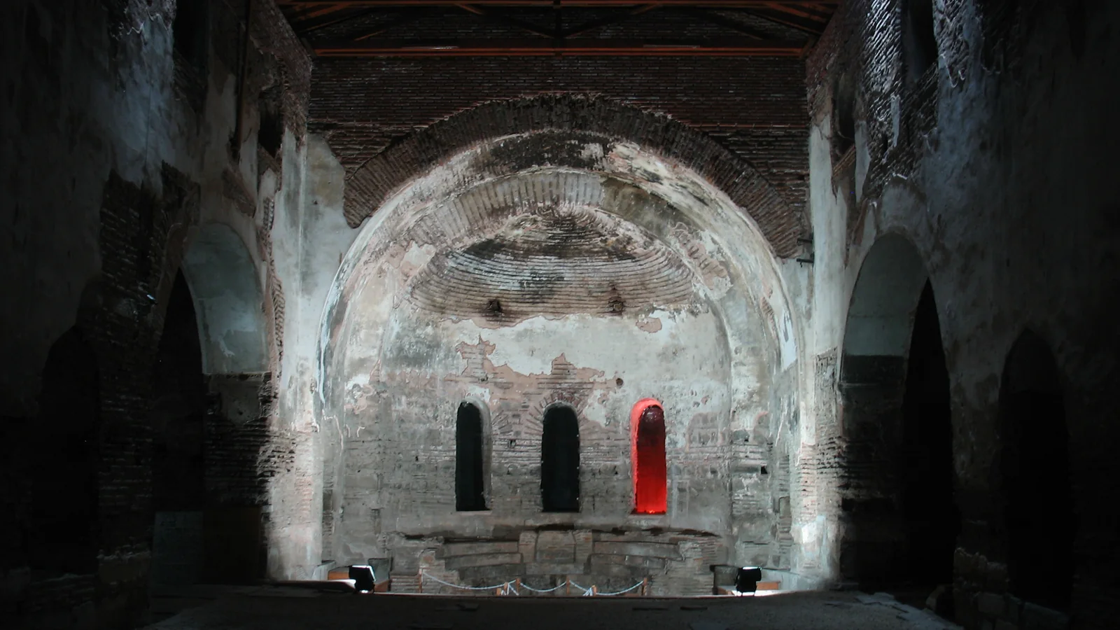 İznik Ayasofya Camii tarihî iç mekânı