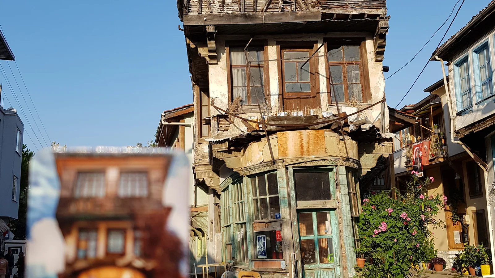 Tirilye tarihî ahşap evleri ve sokak dokusu