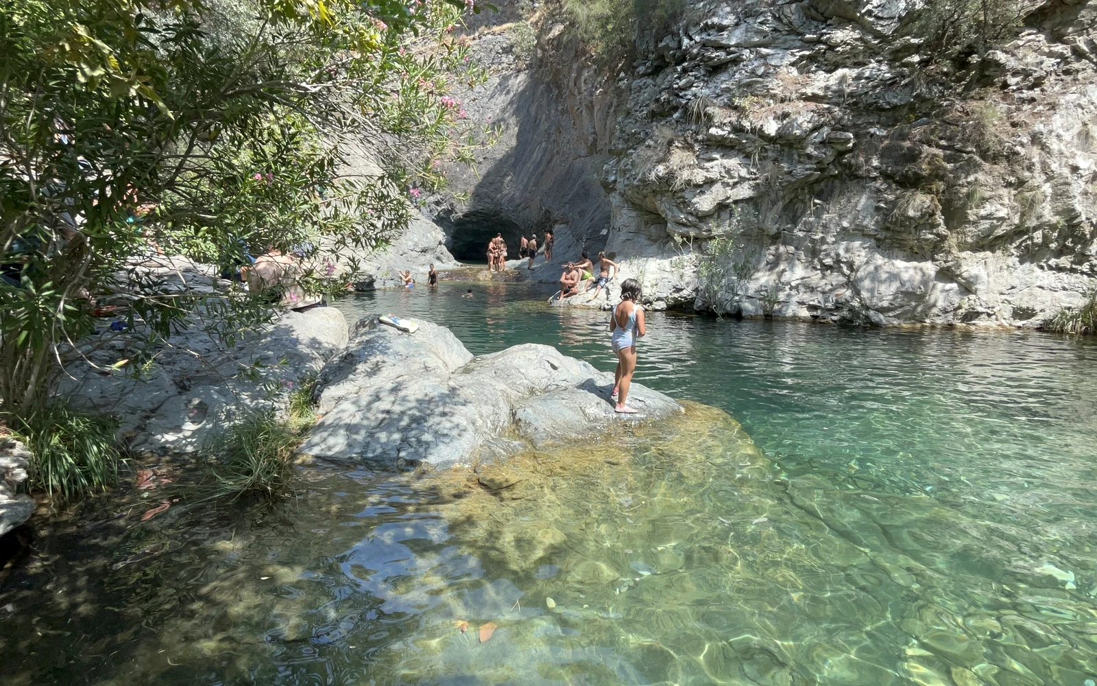 Mıhlı Şelalesi ve Çevresi