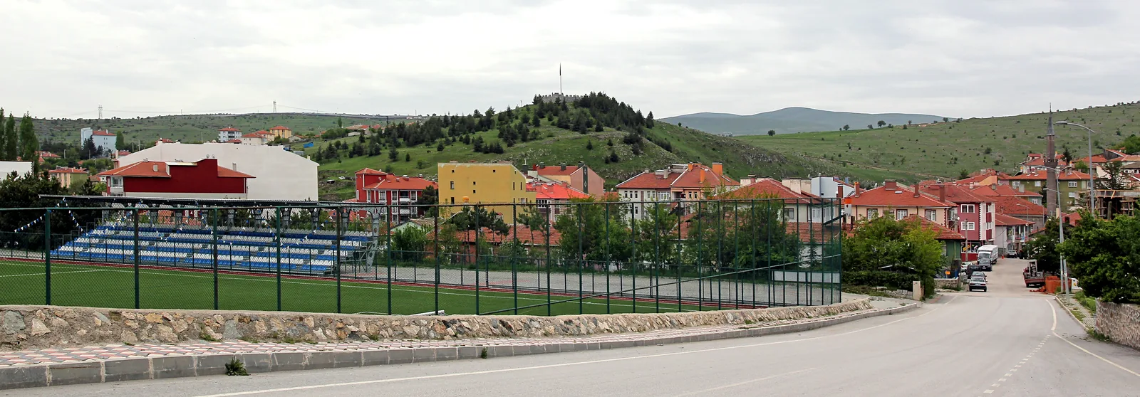 Kurşunlu ilçesi ve kale tepesi gerçek fotoğrafı