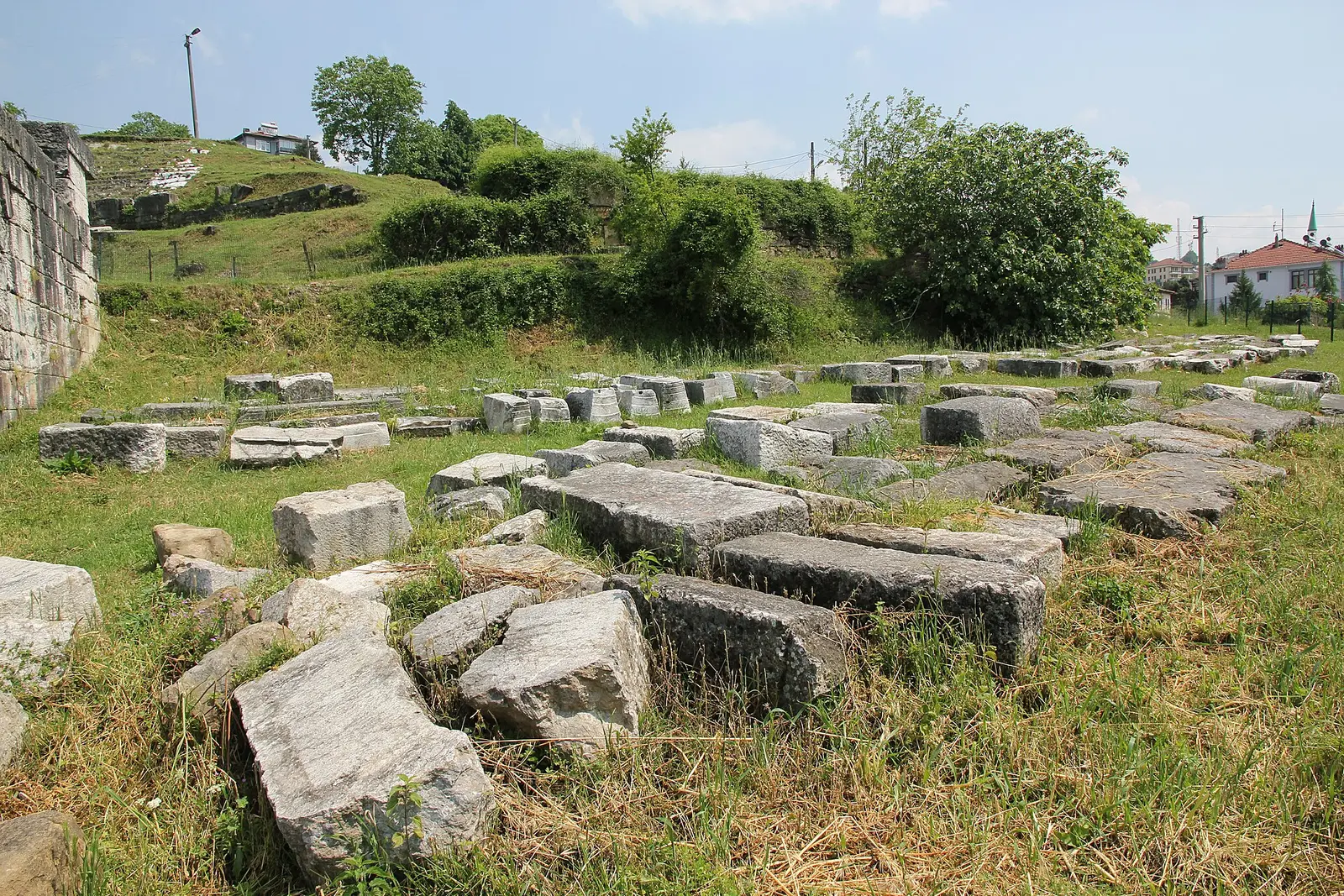 Prusias ad Hypium Antik Kenti ve Konuralp Tiyatrosu