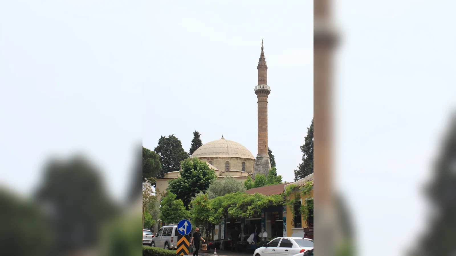 Efeler Eski Yeni Camii dış görünüşü