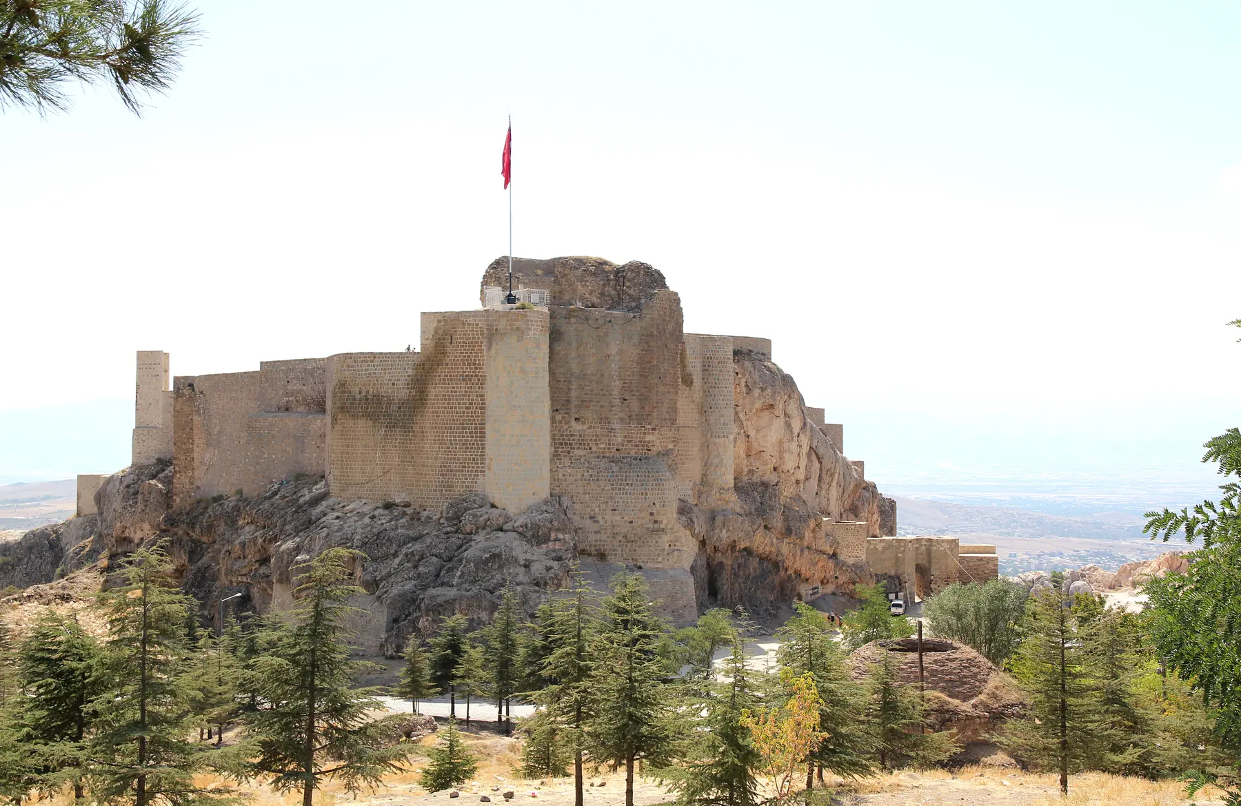 Harput Kalesi: Süt Kalesi Efsanesi ve Kazı Alanı