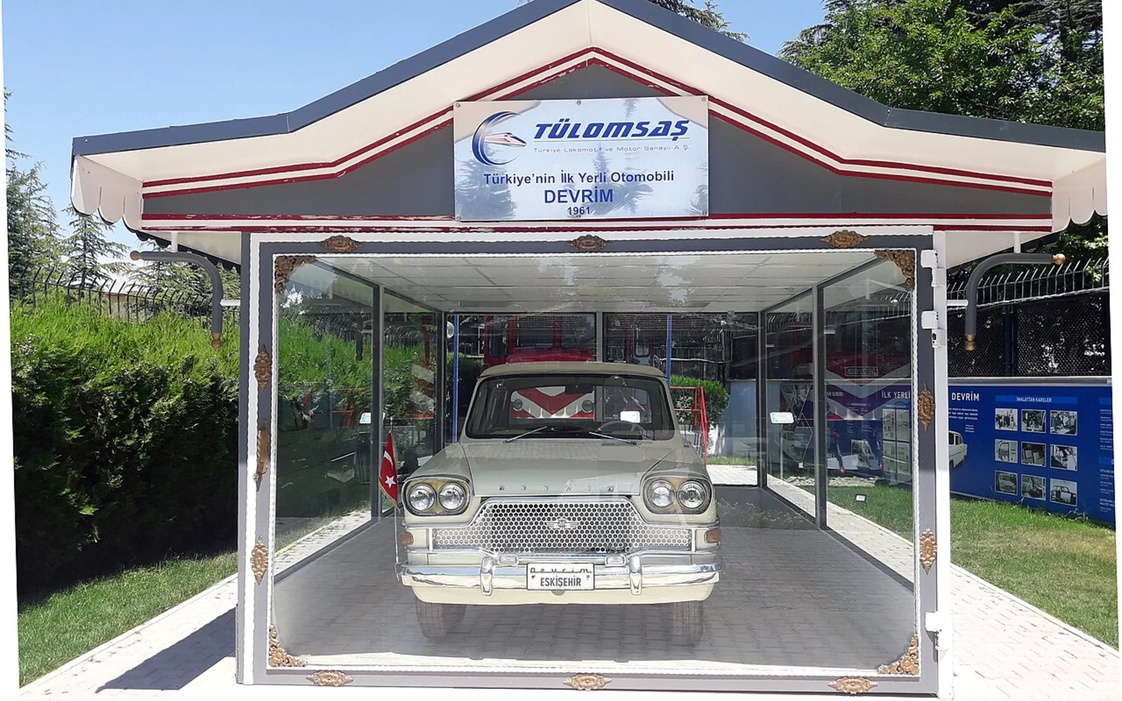 Eskişehir’de sergilenen Devrim otomobili