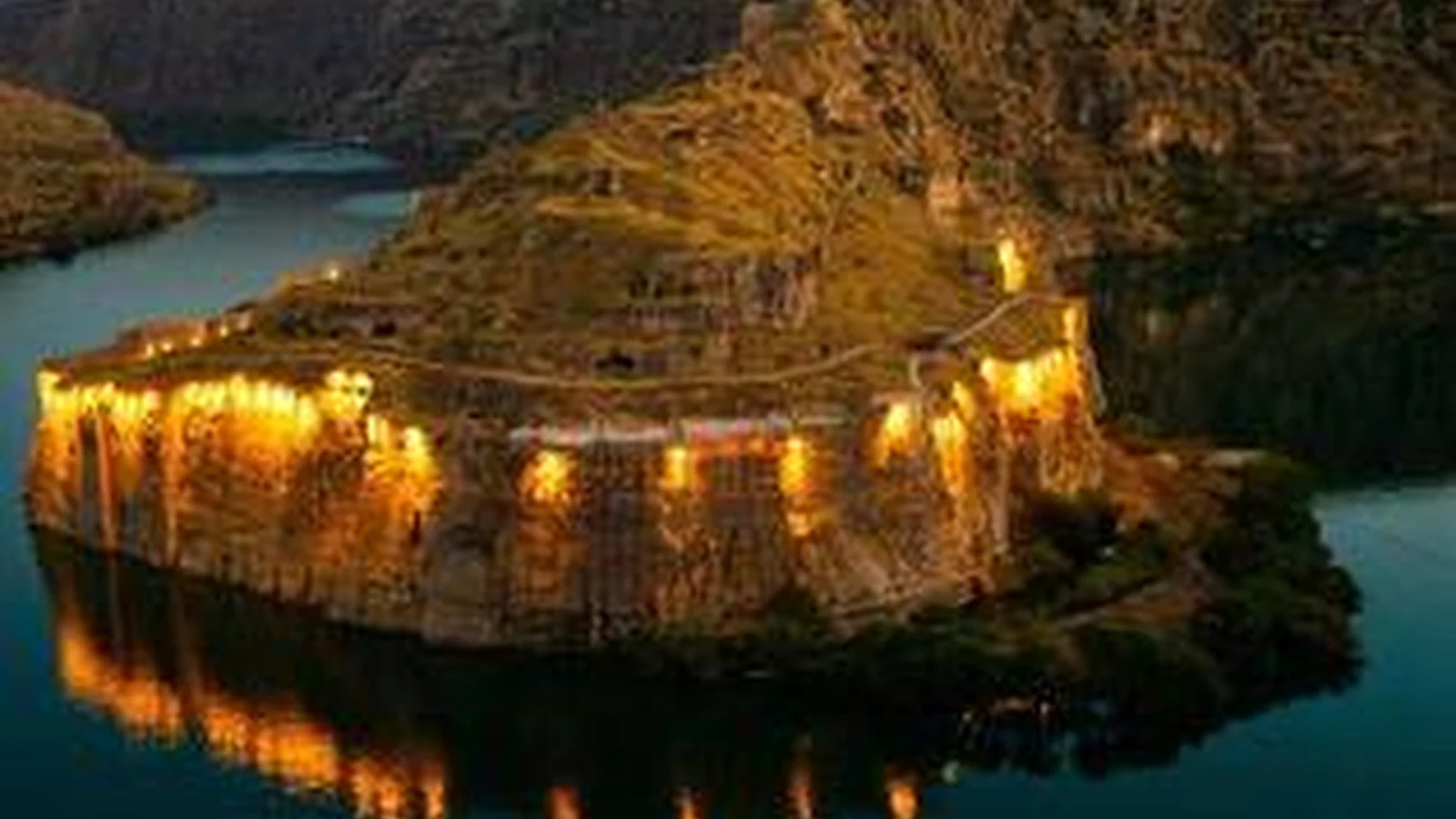 Gaziantep Gezilecek Yerler: Zeugma, Çarşılar, Rumkale ve Haritalı Büyük Gezi Rehberi kapak görseli