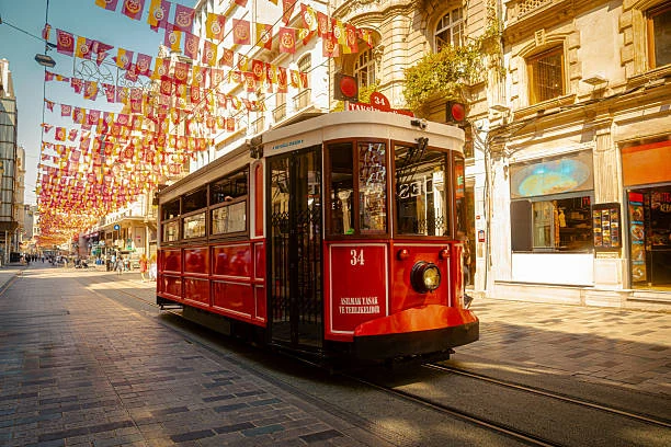 Nostaljik Tramvay ve Taksim Çevresi