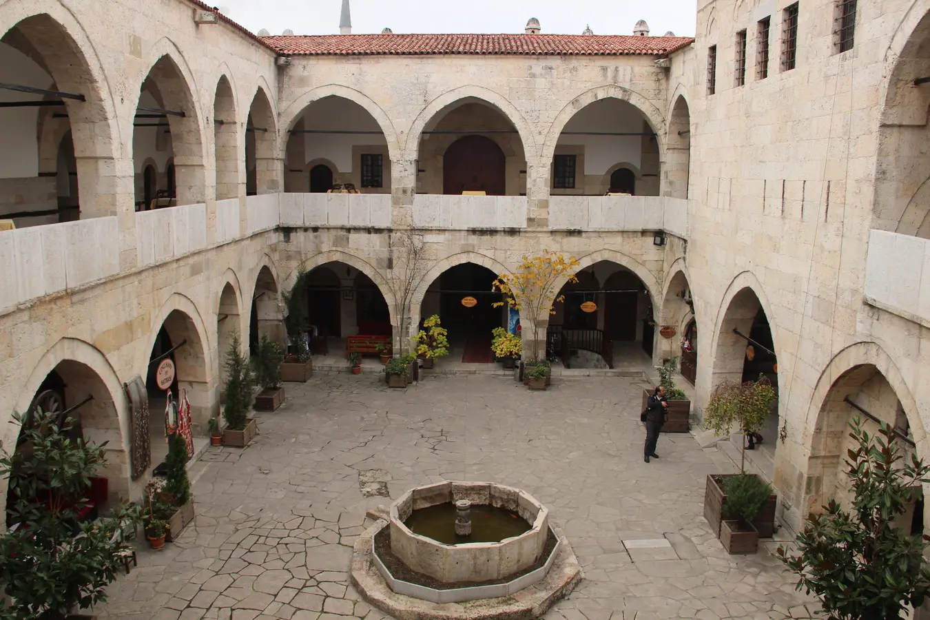 Cinci Han, Hamam ve Çarşı Kültürü