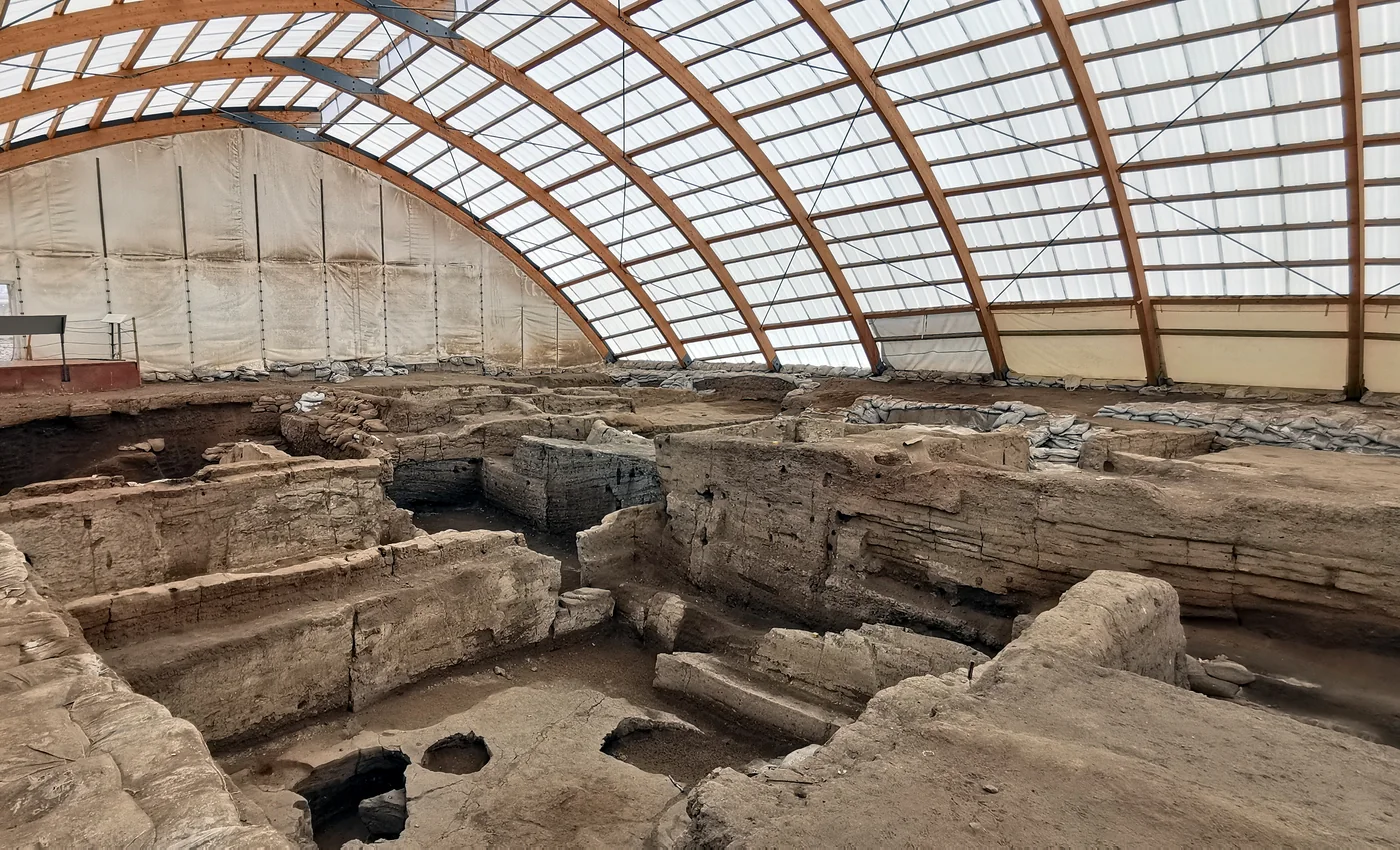 Konya Çatalhöyük Neolitik Kenti gerçek kazı alanı fotoğrafı