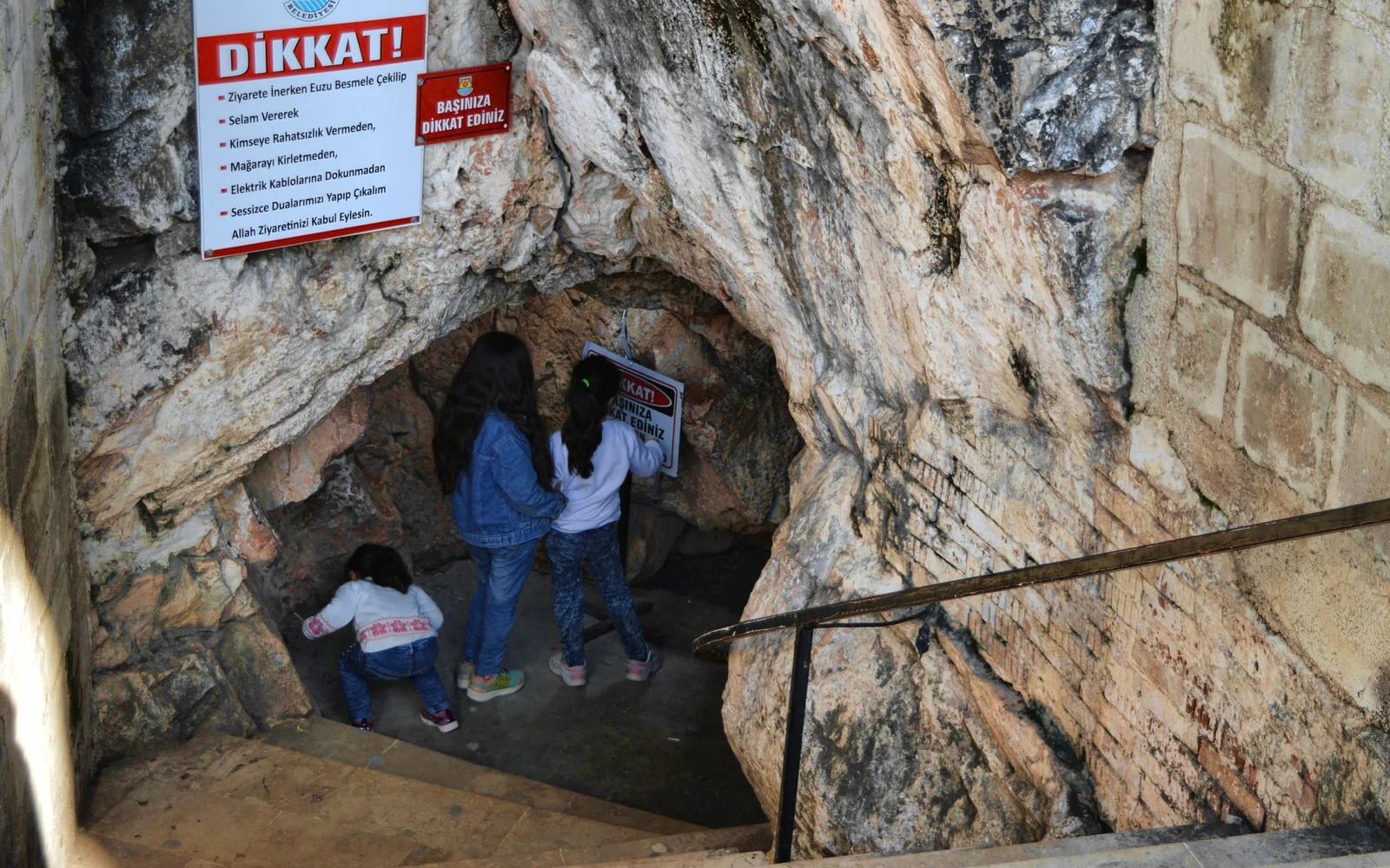 Eshab-ı Kehf Mağarası