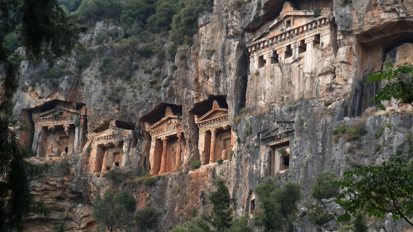 Dalyan Kaunos kaya mezarları