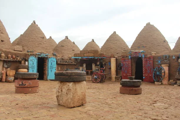 Harran geleneksel kümbet evleri ve avlusu