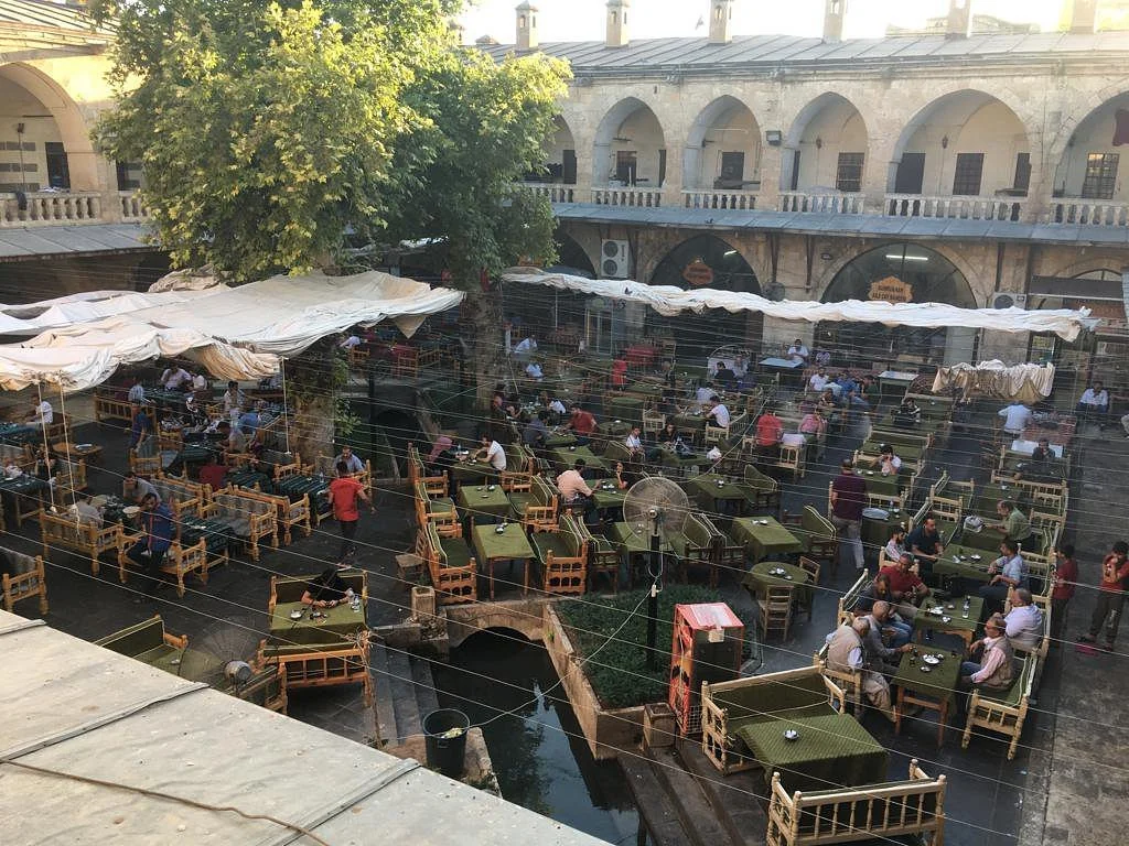 Gümrük Hanı farklı açıdan görünüm