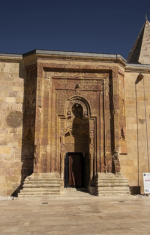 Divriği Ulu Camii taş kapısı