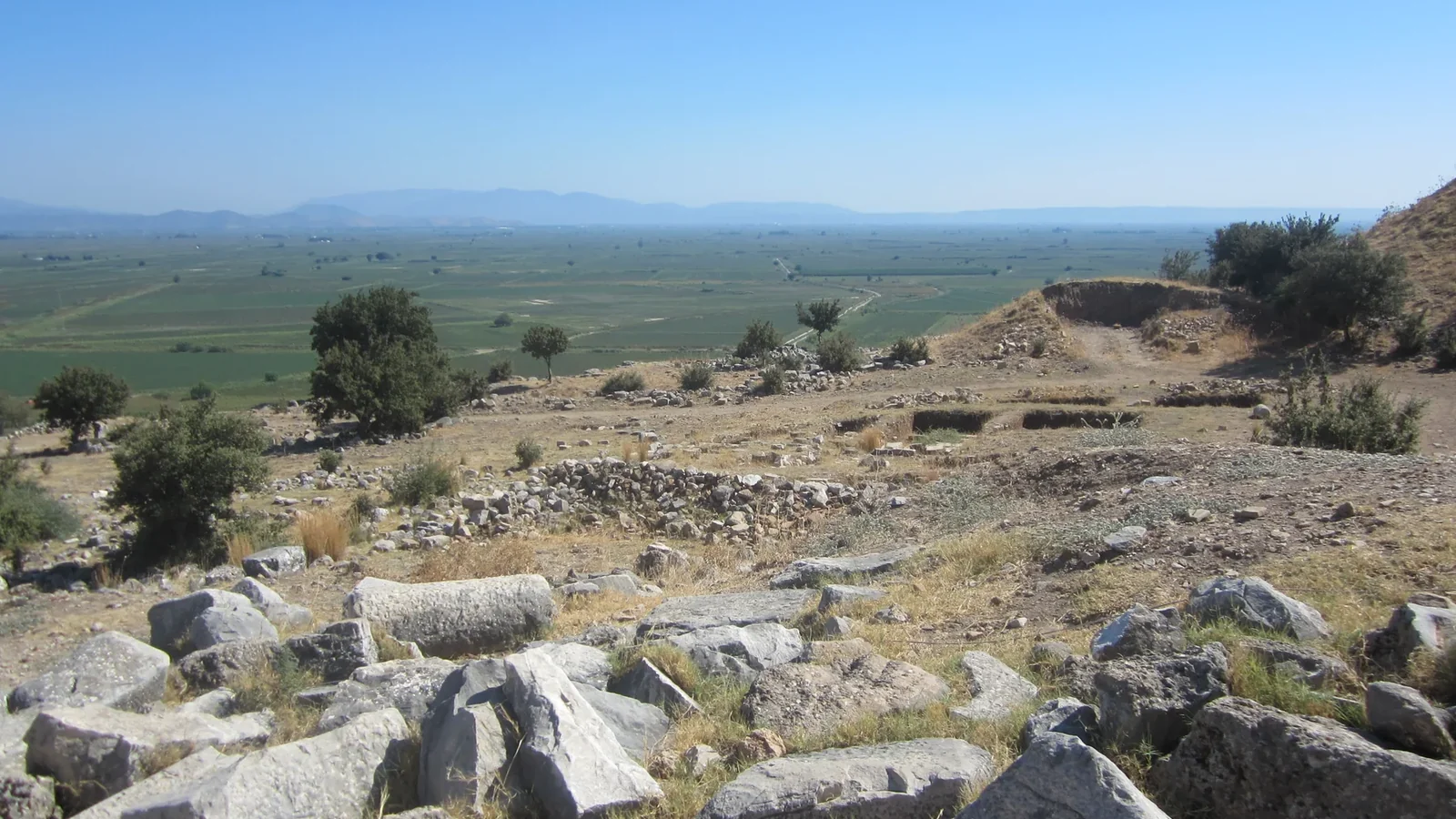 Priene Antik Kenti üzerinden Söke Ovası manzarası
