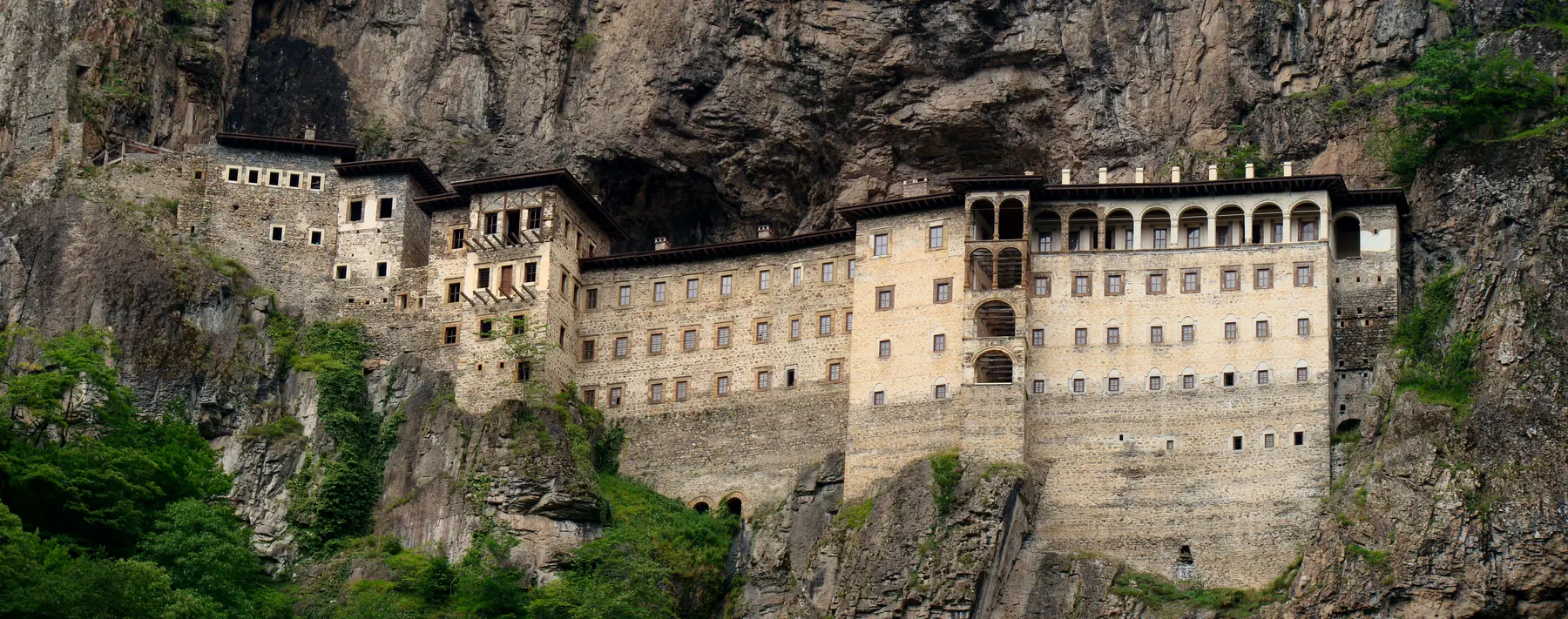 Sümela Manastırı: Altındere Vadisinin Simgesi