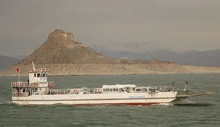 Pertek Kalesi ve Feribot Rotası